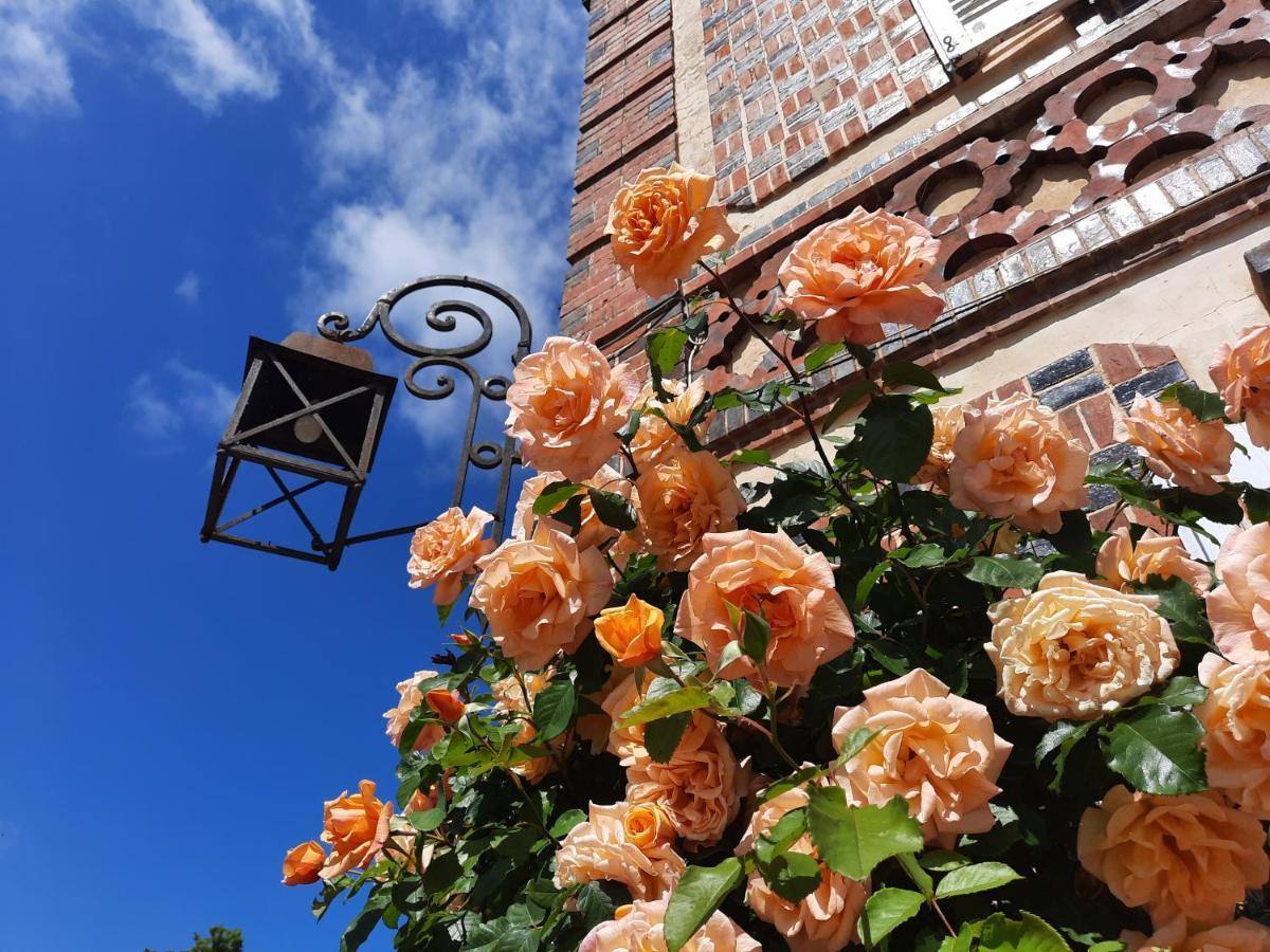 Manoir Des Tuileries Du Buisson Bed & Breakfast Verneuil d'Avre et d'Iton Exterior foto